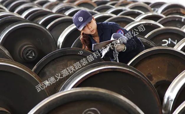 鐵路車輪厚度的深度探索：尋找性能平衡點